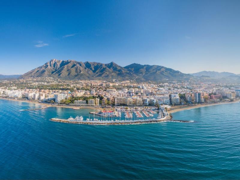 <p>Estepona / El Paraíso</p>